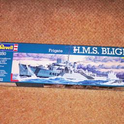 Super erhaltener Modellbausatz Frigate HMS Blight von Revell im Maßstab 1:250 aus dem Jahr 1997.
Der Karton weist ein paar Lagerspuren auf und das Siegel wurde geöffnet. Inkl Bauanleitung und Decals.