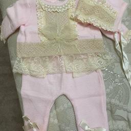 Nini cream and pink knitted set wore once good condition size 1 mouth