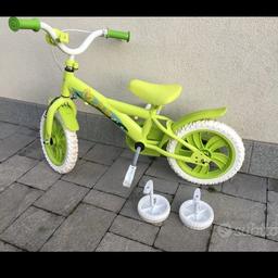 Vendo bicicletta bimbo con rotelle
Color verde