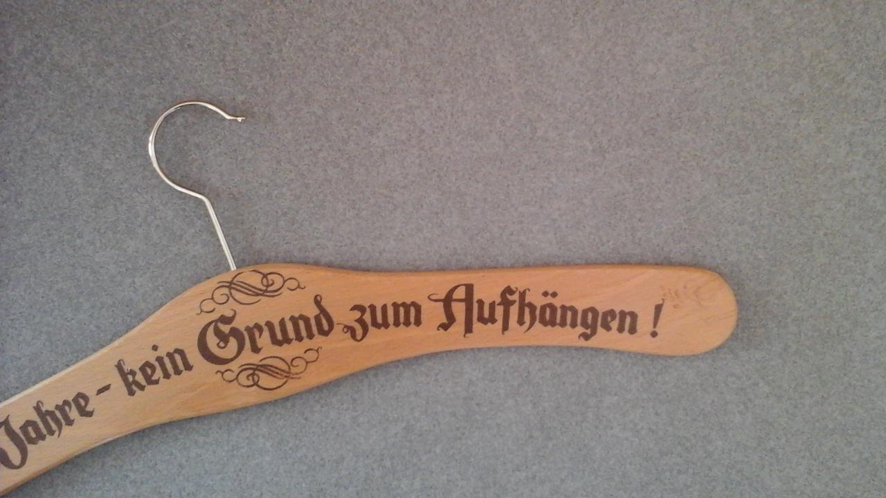 Kleiderbügel mit Spruch in 6167 Gemeinde Neustift im Stubaital für € 5