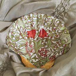 Hand painted, decoupaged and sealed vintage style William Morris print deep shell dish, useful for storing makeup false nails and lashes, keys, office desk tidy, candle holder, serving bowl for dry food nibbles, or decorative ornament.