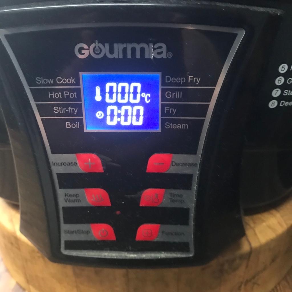Gourmia 8 in 1 Multi Function Cooker in Wolverhampton for £25.00 for