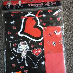 Brand New valentine gift set in wrapper , gift bag, wrap and tissue