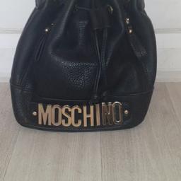 this bag is like new
unused

black and gold

no rips tears stains or marks

petfree smoke free home

lovely bag!! good quality