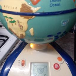 kids learning globe, takes batteries, speaks and learns about the countries,..
