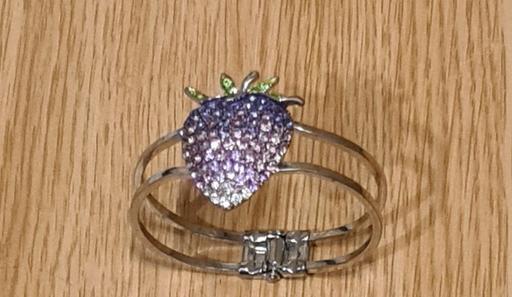 Buy & Sell West Midlands Wolverhampton - Photos for Strawberry Gem Stainless Steel Bangle