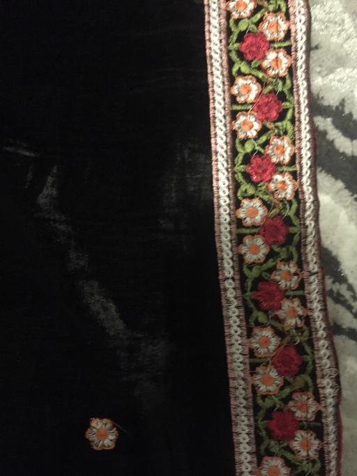 Buy & Sell West Yorkshire Kirklees - Photos for Beautiful embroidery velvet shawl