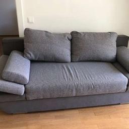 Der couch ist nict neuwertig aber er hat minimale gebrauch spuren, bett funkcion ist auch moglich mit. Ausgezogen (bett funkcion) ca. 140x200
Abholung möglich nur in Graz