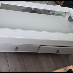 heavy and solid wood table with removable glass top
white colour
some slight scuff marks
2 drawers for storage
originally £249

urgent sale needed

dimensions:
length:115cm
width:60cm
height:45cm

collection only
cash on collection