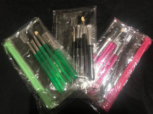 Buy & Sell Hertfordshire Watford - Photos for NEW HAPPY MAGAZINE MAKE UP BRUSHES