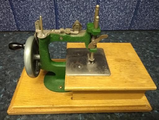 courses Derbyshire Chesterfield - Photos for Vintage Sewing machine