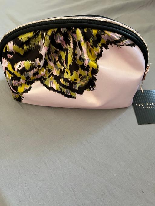 Buy & Sell South West London Streatham Common - South West London - Photos for Ted Baker Cosmetic Bag Gift Set Rose & Cassis