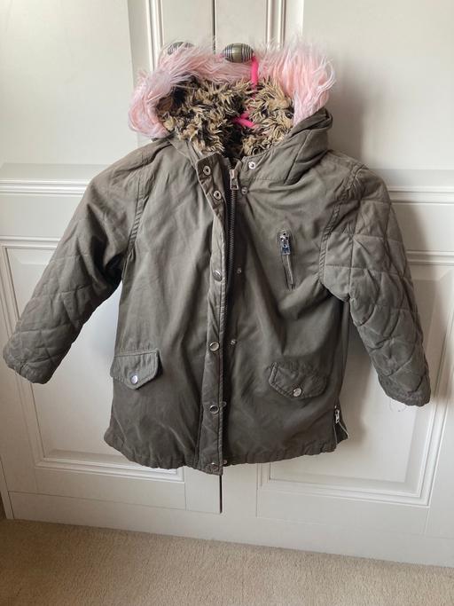 Buy & Sell Essex Braintree - Photos for Girls Coat F&F 6-7 years needs repair