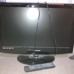 Blaupunkt 23” TV/DVD with remote in good condition.
Dimensions:
Width 58.5 cm Height 43 cm Depth incl stand 21 cm
Screen size measured diagonally 23”/58.5 cm
Collection only from WS8.