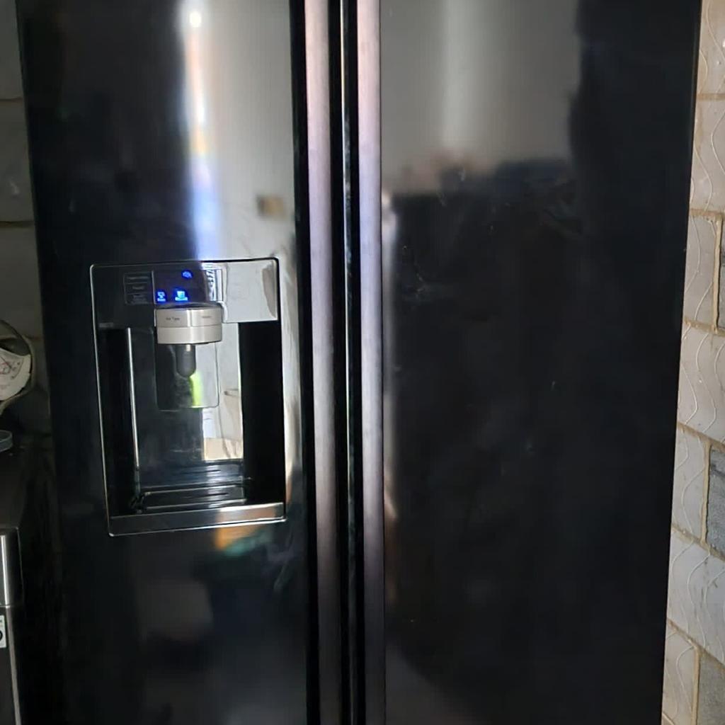 Samsung American Fridge & Freezer in ME16 Maidstone for £200.00 for