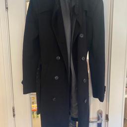 Size L
Mens material trench coat (Not Rain proof)
Smoke free home
