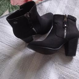 Black suede heeled boots collect only 