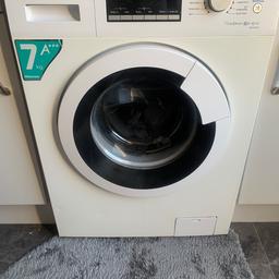 7kg washing machine in white in good condition.
Needs to be gone today.