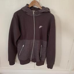 Nike hoodie. Very good condition. Size medium. Message for anymore details.