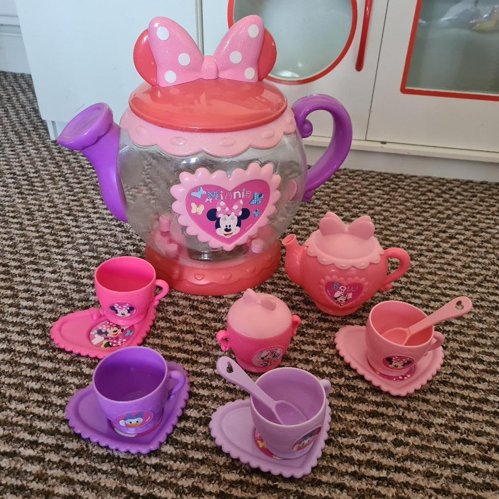Mini Mouse Tea Set Childrens play set in WV14 Dudley für £ 3,00 zum ...