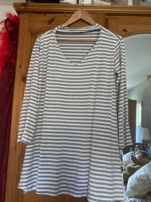 Buy & Sell West Midlands Dudley - Photos for Tunic style top with 3/4 split sleeve