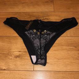 Gorgeous BNWT Ann Summers cayman bikini bottoms
Size 18

Pick up TS4 Longlands area or can post but buyer must pay postage