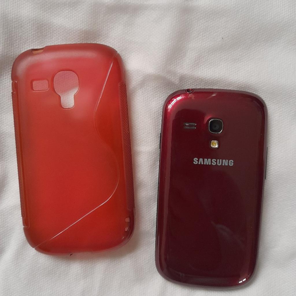 Excellent as new condition.

Has been well protected and maintained.

Never needed repairs or refurbishing.

Consist of a glass screen protector and matching coloured rubber case shown in pics.

Fixed price.

Collection only.