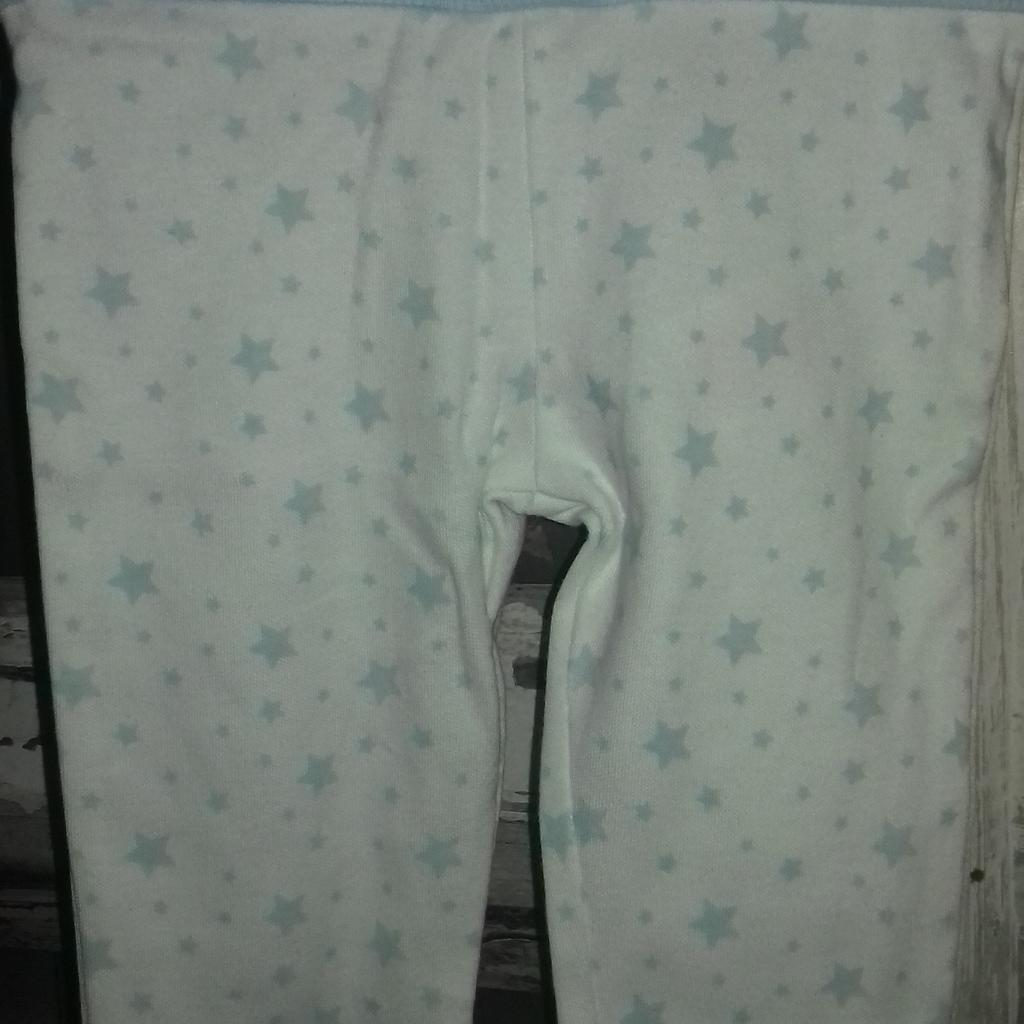 THIS IS FOR A LOVELY SET OF BRAND NEW ITEMS

1 X TEDDY COMFORTER BLANKET TOY FROM F&F
1 X PAIR OF PYJAMA BOTTOMS WITH ELASTIC WAIST - STAR THEME
3 X PAIR OF SOCKS THAT LOOK LIKE BOOTS
3 X BATH TOYS - RAINY DAY SQUIRING DUCKS - 1 X CLOUD AND 2 DUCKS

PLEASE SEE PHOTO