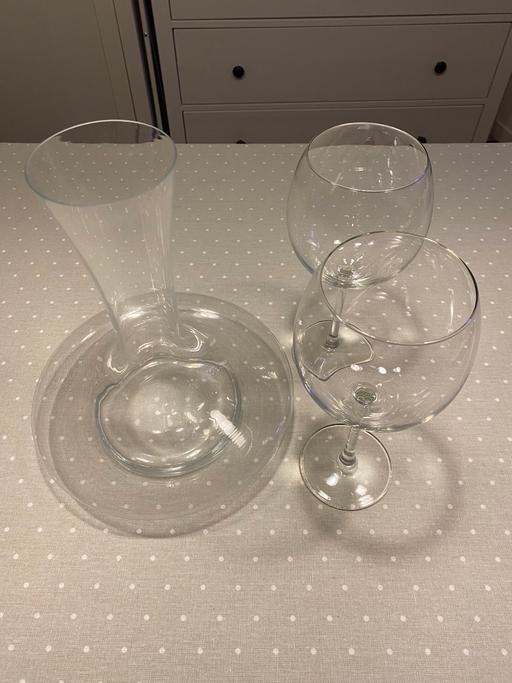 Buy & Sell Kent Medway - Kent - Photos for Wine carafe with two large wine glasses