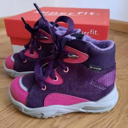Verkaufe Goretex Schuhe der Marke Superfit in Gr.22 für Mädchen.
Nur ein einziges Mal getragen
Keinerlei Gebrauchsspuren, neu
Bei Fragen einfach melden.