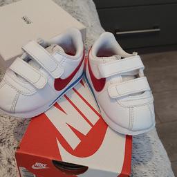 toddler Nike trainers size 4.5immaculate condition