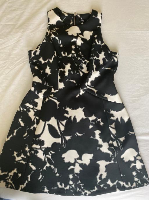 Buy & Sell Surrey Epsom and Ewell - Photos for Black & white floral dress size 14