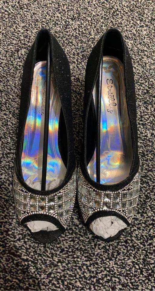 Buy & Sell West Midlands Birmingham - Photos for Black and Silver heels