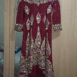 -Wedding dress in medium size
-Been worn for 6/7 hours
-Good condition
-Comes with a bag and plain churidar trousers