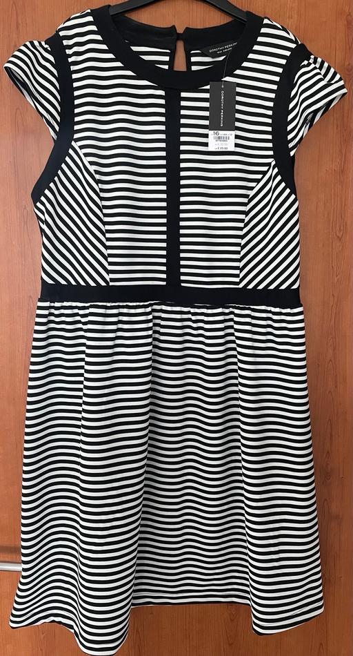 Buy & Sell Essex Thurrock - Essex - Photos for Dorothy Perkins Black and White Striped Dress