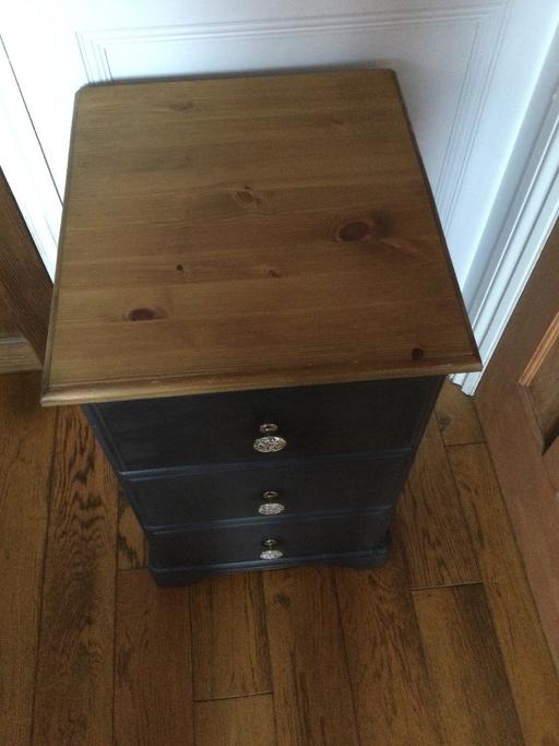 Buy & Sell Worcestershire Redditch - Photos for Three drawer bedside table