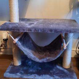 Gorgeous cat platform in natural/ grey. Un used Xmas present.  Excellent/ as new condition.  Never used.