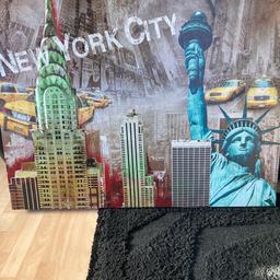 Hi I’m selling this large New York picture no longer need it in a vey good condition This was bought from ikea so was not cheap