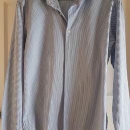 Ventuno 21 slim stripe shirt.
Ex. cond £3.
Loads more size S&M shirts.
2 for £5 or 5 for £10.
Feel free to view full selection fy3 layton