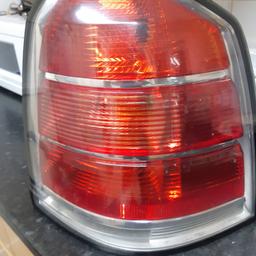 zafira 2007 to 2010 brake light drivers side good condition works as it should