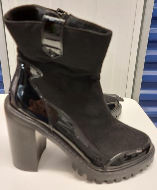 Buy & Sell North London De Beauvoir Town - North London - Photos for Chucky Black Boots Size 5 Brand New