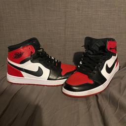 Selling these air Jordan 1’s. I got them at Christmas but not really my style so barely worn. They are a uk size 10 and in awesome condition, I think I’ve seen not been out of the house once in them. Happy to post anywhere in the uk, let me know if you want any other pictures or if you have any questions.