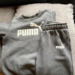 Boys puma tracksuit 
Used but in excellent condition
Size 3-4 years
Postage or collection available.