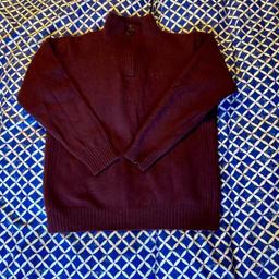 Wool blend pullover jumper
Approx. measurements - pit to pit 22”, neck to hem is 26”
(it’s shrunk a little prob best fit m)
Slight bobble but in good condition overall
#burgundy #maroon #wine #plum #purple