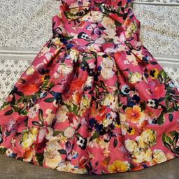 Beautiful floral dress.
Only worn twice.