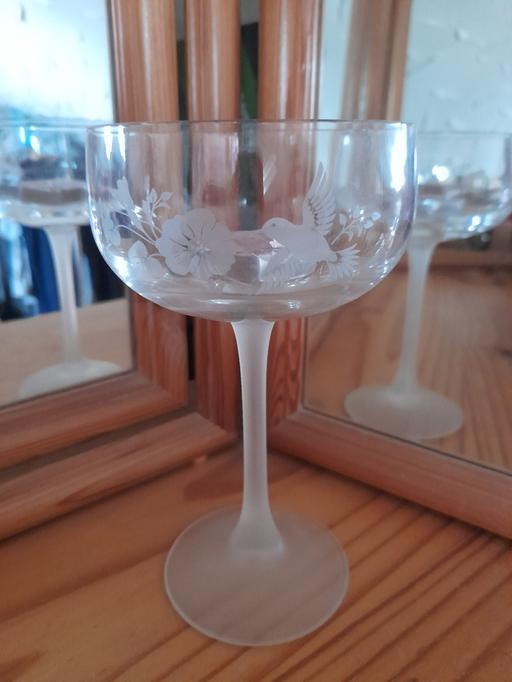 Buy & Sell Lancashire Blackpool - Photos for Avon vintage champagne glass