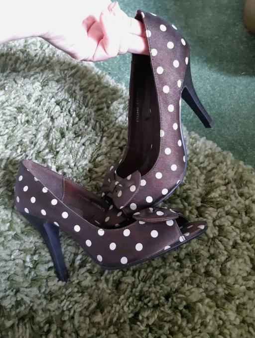 Buy & Sell West Midlands Walsall - Photos for new size 3 brown poker dot pin up high heels