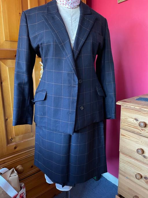 Buy & Sell West Sussex Crawley - Photos for Suit ladies