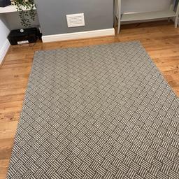 Grey flat weave rug
206cm x 154cm NO STAINS