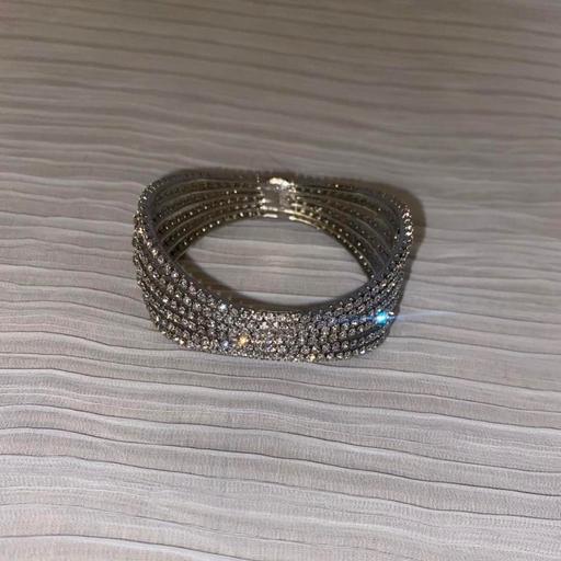 Buy & Sell West Yorkshire Bradford - Photos for 1 six band silver diamante bracelets